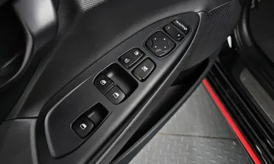 Hyundai Veloster 2022, 48000 км, за 15536.63 USD - фото 29