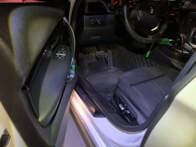 BMW 3 Series 2017, 124100 км, за 12572 USD - фото 19