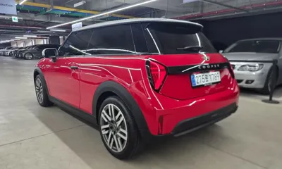 MINI Cooper 2025, 4300 км, за 18851.97 USD
