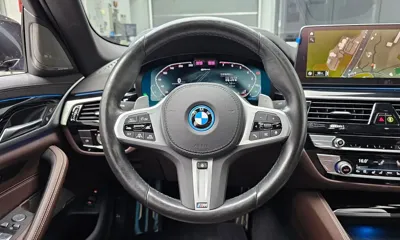 BMW 5-Series 2022, 59761 км, за 26644.97 USD - фото 13