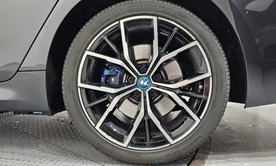 BMW 5-Series 2022, 59761 км, за 26644.97 USD - фото 21