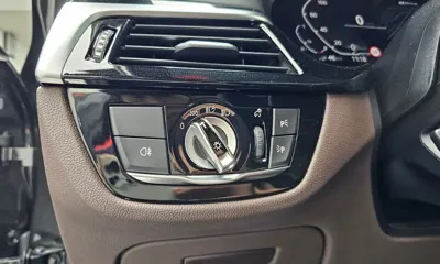 BMW 5-Series 2022, 59761 км, за 26644.97 USD - фото 27