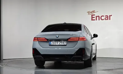 BMW 5-Series 2024, 28666 км, за 40889.28 USD