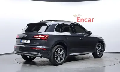 Audi Q5 2022, 55648 км, за 24834.42 USD