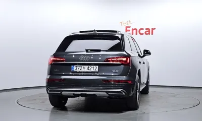 Audi Q5 2022, 55648 км, за 24834.42 USD
