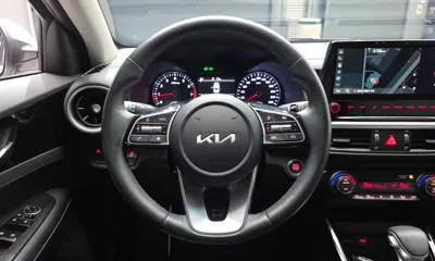 Kia K3 2024, 19201 км, за 15960.92 USD - фото 12