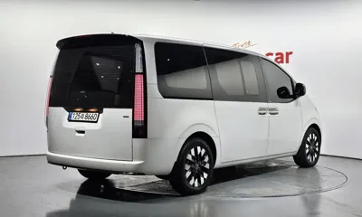 Hyundai Staria 2025, 7963 км, за 32985.22 USD