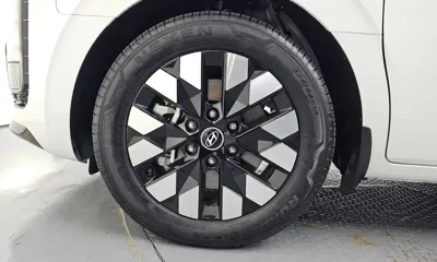 Hyundai Staria 2025, 7963 км, за 32985.22 USD