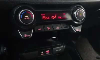 Kia Stonic 2019, 73857 км, за 8089.05 USD - фото 20