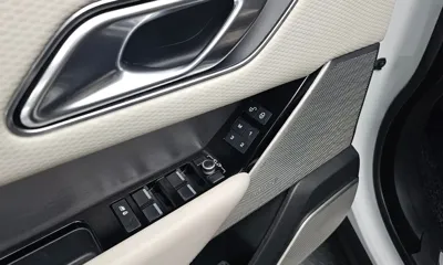 Land Rover Range Rover Velar 2018, 109119 км, за 18818.77 USD - фото 18