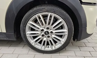 MINI Cooper 2015, 101245 км, за 4948.88 USD