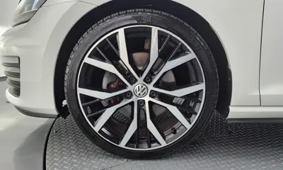 Volkswagen Golf 2016, 97310 км, за 12230.65 USD