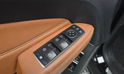 Mercedes-Benz GLS-Class 2018, 49935 км, за 30944.64 USD - фото 36