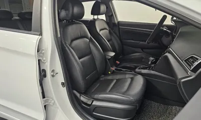 Hyundai Avante 2018, 88697 км, за 7087.95 USD - фото 12