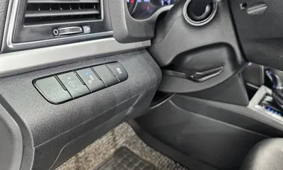 Hyundai Avante 2018, 88697 км, за 7087.95 USD - фото 17