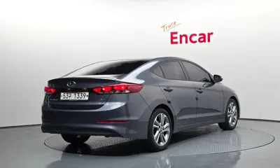 Hyundai Avante 2017, 152458 км, за 4472.51 USD