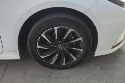 Toyota Corolla 2026, 4400 км, за 14637 USD