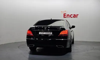 Hyundai Equus 2012, 145708 км, за 4955.4 USD