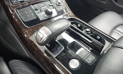 Audi A8 2015, 137253 км, за 12052.12 USD - фото 9