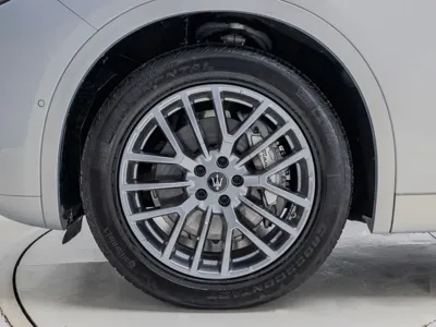 Maserati Grecale 2024, 3295 км, за 50091.12 USD - фото 8