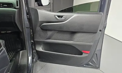 Hyundai Staria 2023, 57828 км, за 16612.39 USD - фото 25