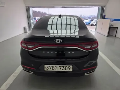 Hyundai Grandeur 2017, 175000 км, за 6541.13 USD