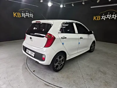 Kia Morning 2012, 178579 км, за 2081.71 USD