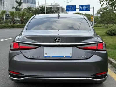 Lexus ES 2021, 32000 км, за 21785.83 USD - фото 6