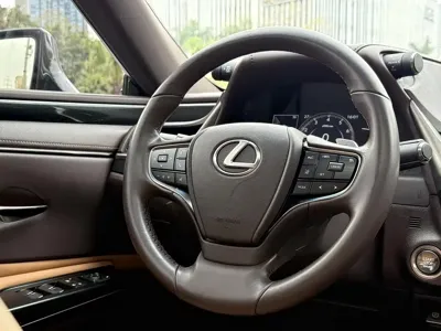 Lexus ES 2021, 32000 км, за 21785.83 USD - фото 7