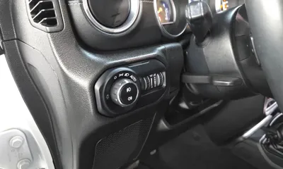 Jeep Wrangler 2022, 77517 км, за 25027.62 USD - фото 13