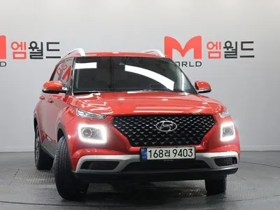 Hyundai Venue 2021, 43000 км, за 10749.19 USD