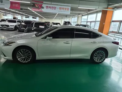 Lexus ES 2021, 141869 км, за 21813.87 USD - фото 7