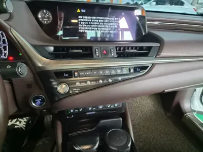 Lexus ES 2021, 141869 км, за 21813.87 USD - фото 14