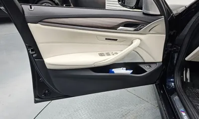 BMW 5-Series 2021, 63032 км, за 35695.42 USD - фото 24
