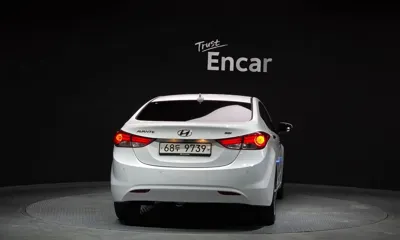 Hyundai Avante 2013, 93191 км, за 3633.96 USD