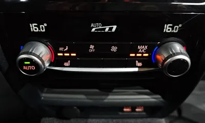 BMW 5-Series 2020, 46294 км, за 22465.32 USD - фото 34