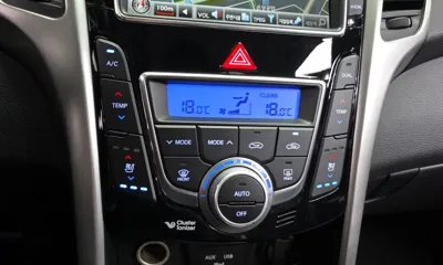 Hyundai i30 2014, 192910 км, за 3246.16 USD - фото 16