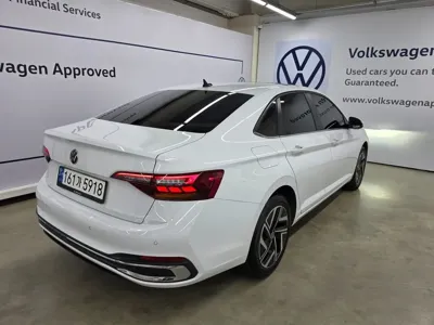 Volkswagen Jetta 2023, 30318 км, за 18051.73 USD