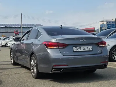 Hyundai Genesis 2016, 207851 км, за 3893.91 USD