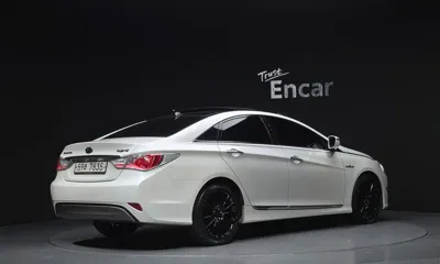 Hyundai Sonata 2014, 157452 км, за 3382.78 USD