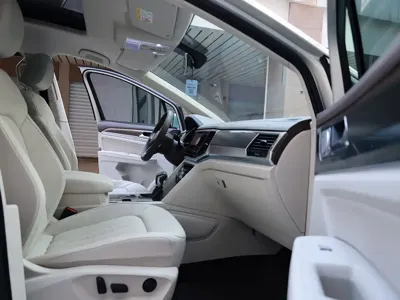 Volkswagen Viloran 2021, 80000 км, за 18859.84 USD