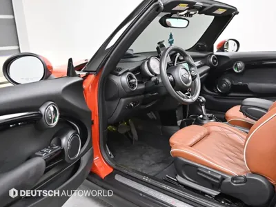 MINI Cooper Convertible 2019, 42296 км, за 11854.29 USD - фото 11