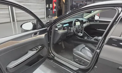 Kia K5 2023, 56617 км, за 15526.92 USD - фото 11