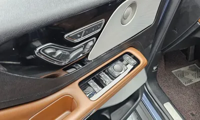 Lincoln Aviator 2021, 50105 км, за 21662.78 USD - фото 29