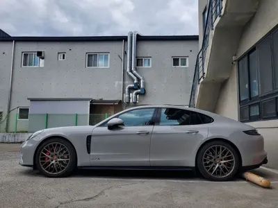 Porsche Panamera 2021, 32000 км, за 104812.34 USD
