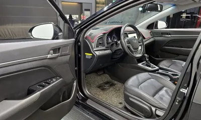 Hyundai Avante 2016, 125120 км, за 6144.7 USD - фото 11