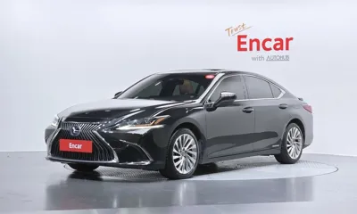Lexus ES · 2021 год