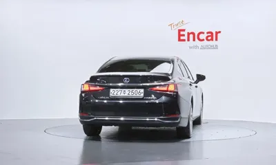 Lexus ES 2021, 230535 км, за 21793.36 USD