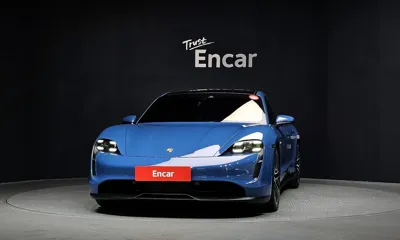 Porsche Taycan 2021, 125592 км, за 52816.01 USD