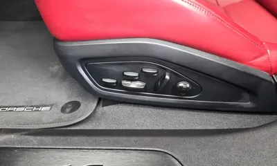 Porsche Taycan 2021, 125592 км, за 52816.01 USD - фото 31